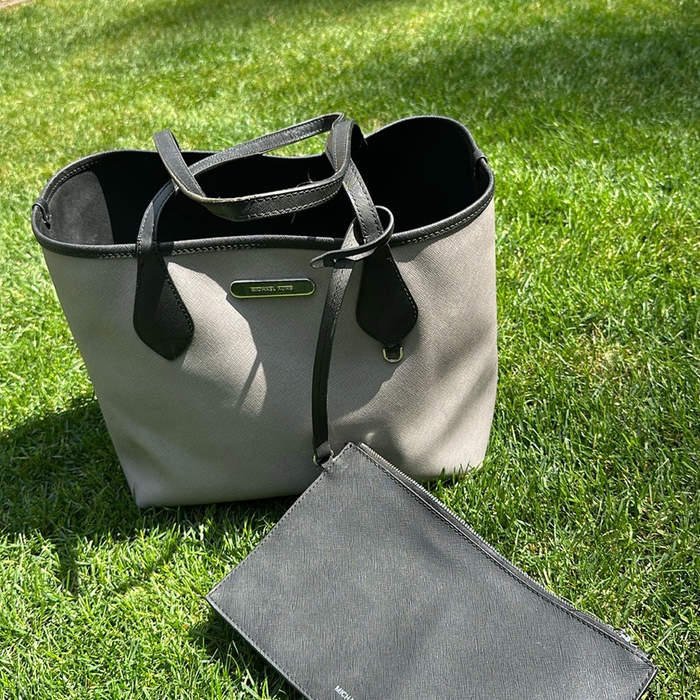 Michael Kors Reversible Tote. Little handle wear ,otherwise good condition